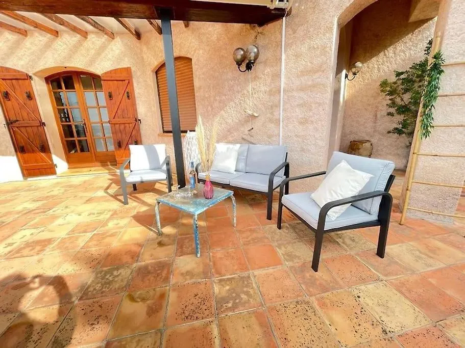 Spacious Villa With Pool And Fireplace Roquebrune-sur-Argens