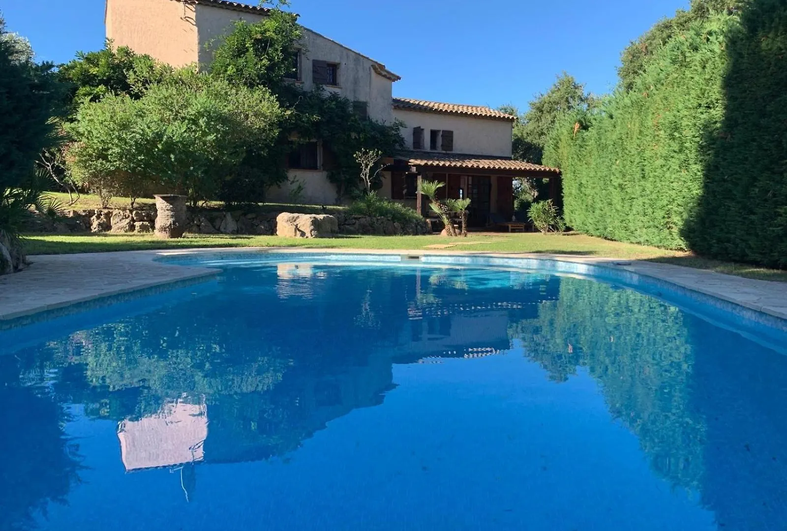 Spacious Villa With Pool And Fireplace Roquebrune-sur-Argens 0*,  Frankrijk